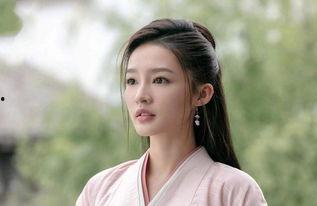 娱乐吃瓜君李沁是谁,娱乐圈的清新“吃瓜”女神